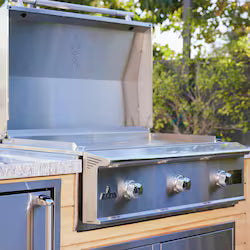 Blaze LTE PRO 40-Inch Built-In Natural Gas Griddle with Digital Temperature Display & Lift-Assist Lid – BLZ-GRIDDLE40-NG