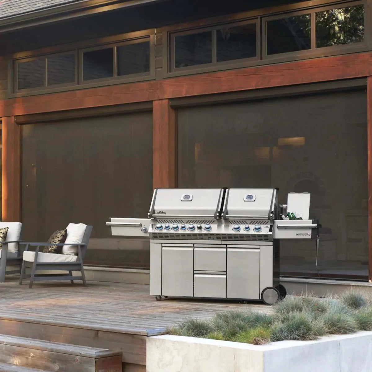 Napoleon Legacy Prestige PRO 825 6-Burner Propane Grill