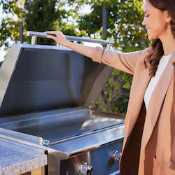 Blaze LTE PRO 40-Inch Built-In Natural Gas Griddle with Digital Temperature Display & Lift-Assist Lid – BLZ-GRIDDLE40-NG